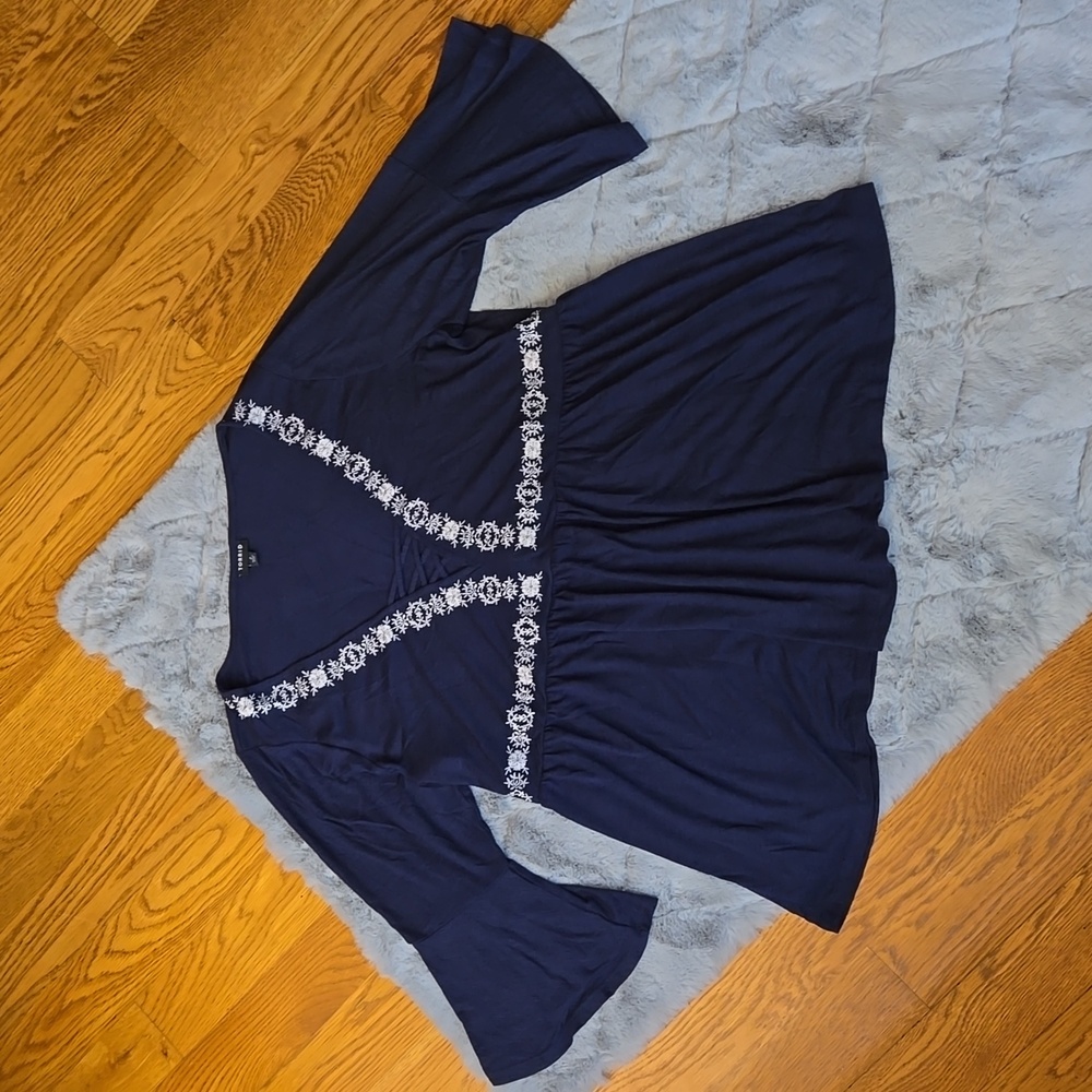 Torrid Navy/White Babydoll Shirt, Women's Plus Size 2, Great Condition